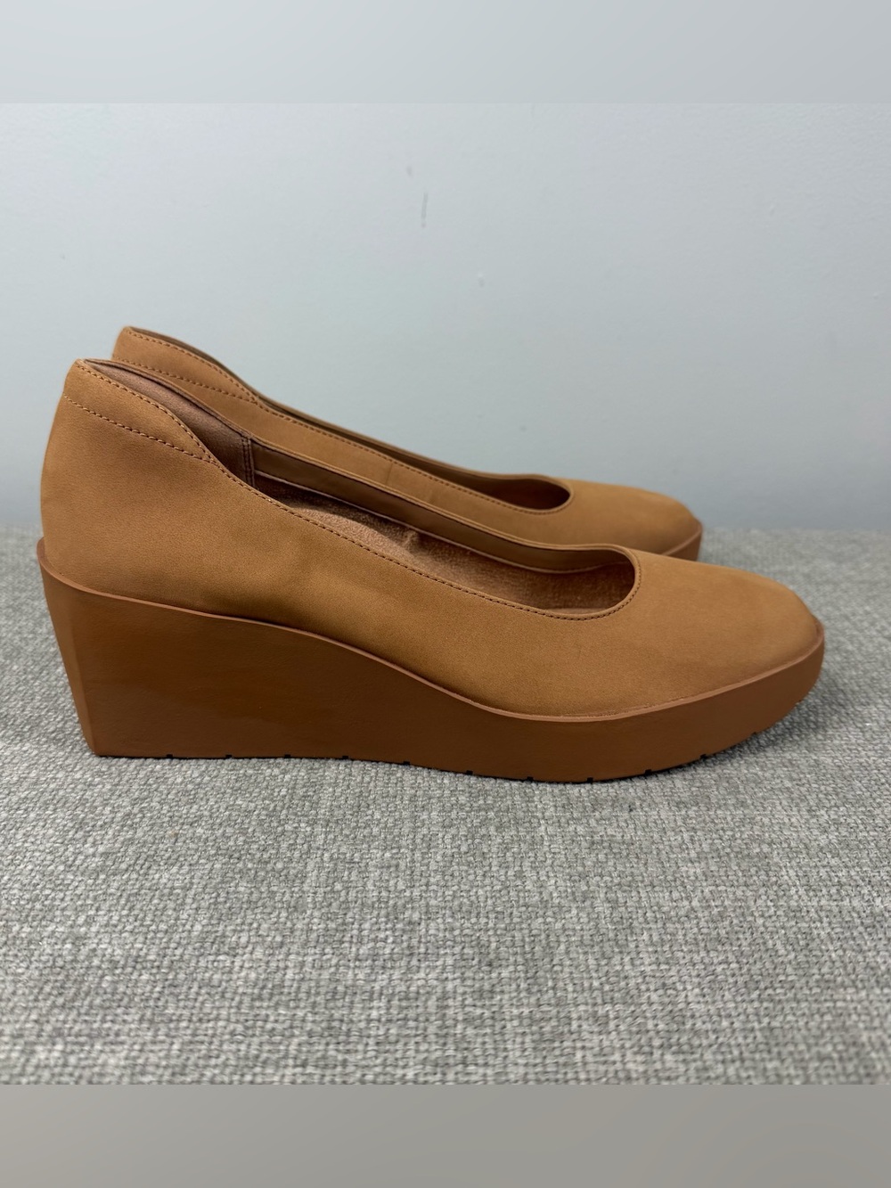 Vionic Sereno Womens Wedge Heel Comfort Pump Tan Suede Size 9 Office Career